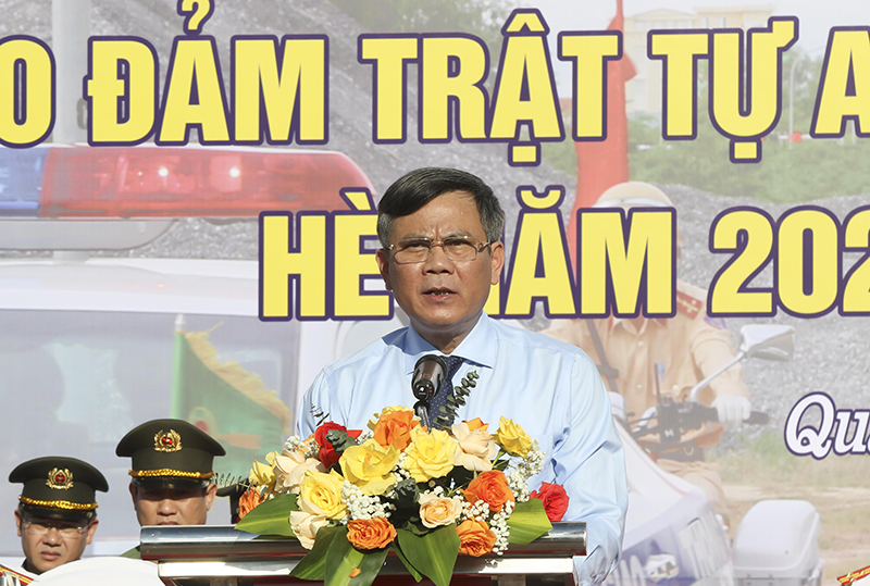 Ra quân đợt cao điểm bảo đảm trật tự an toàn giao thông