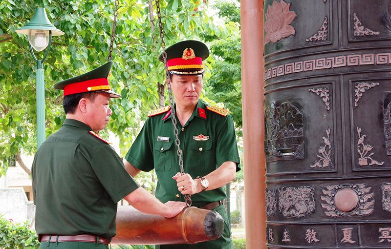 Đảng ủy, Bộ Chỉ huy Quân sự tỉnh: Tổ chức lễ dâng hương tại Khu Di tích An Sinh