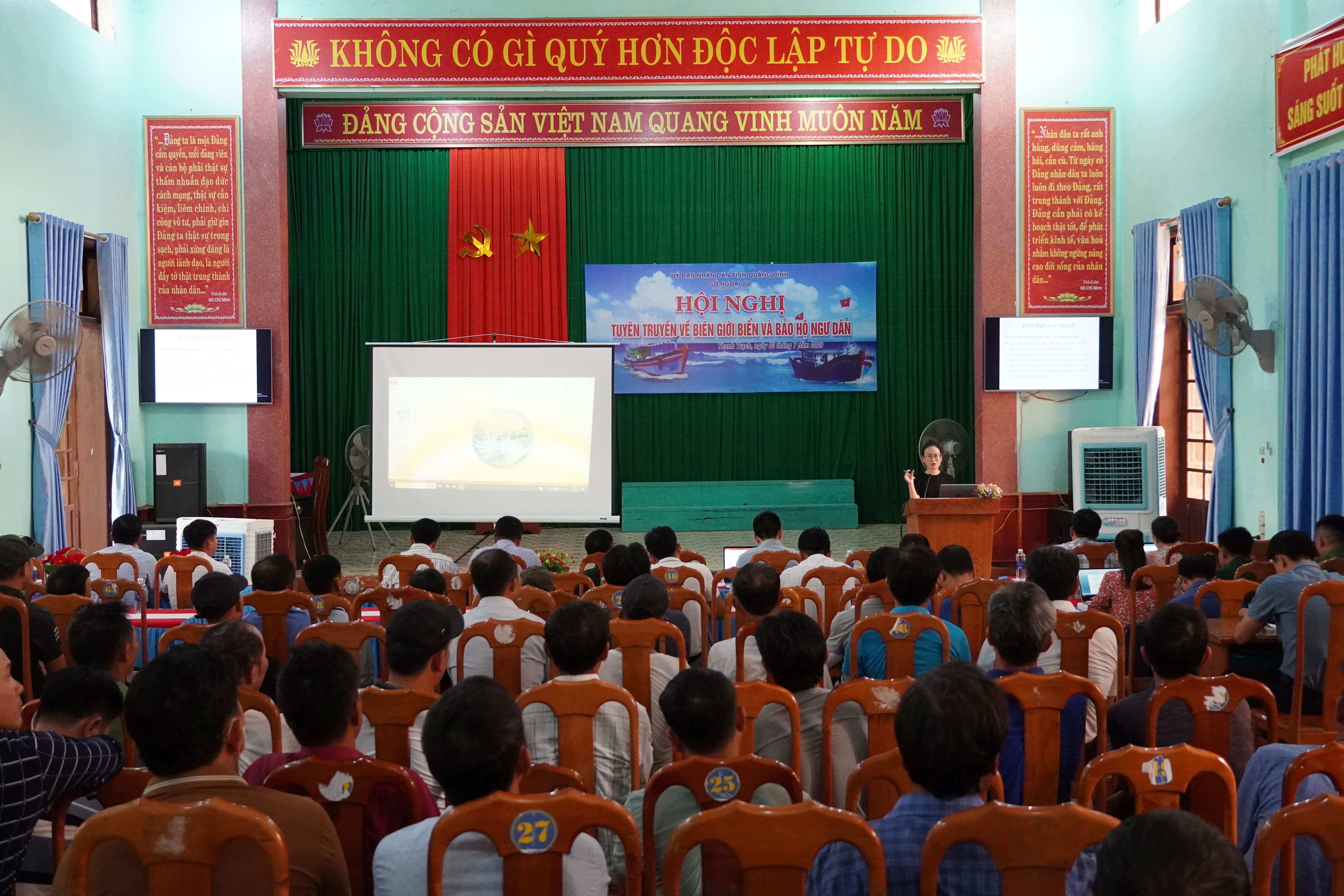 Tuyên truyền công tác biên giới biển và bảo hộ công dân cho cán bộ, ngư dân xã Thanh Trạch