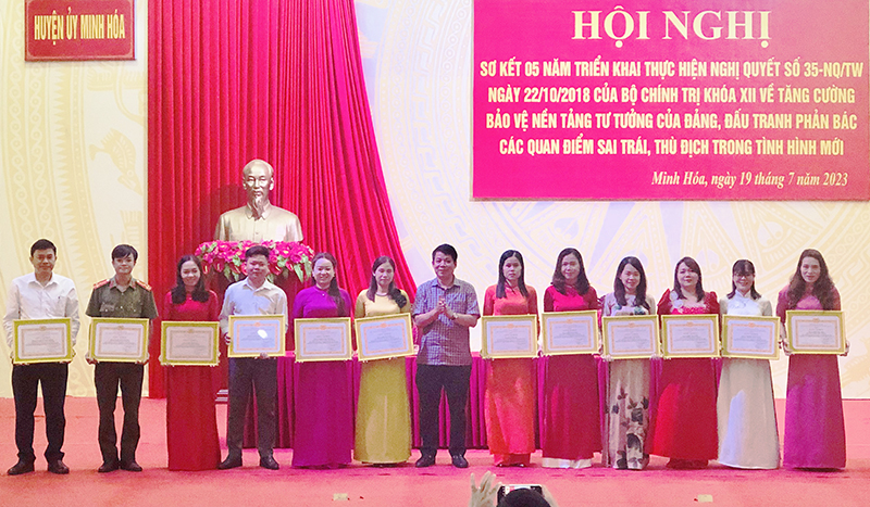 Tăng cường đấu tranh, phản bác các quan điểm sai trái, thù địch trong tình hình mới