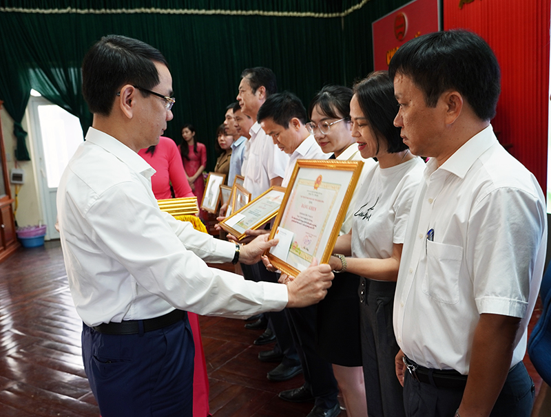 Cục Thuế tỉnh: Đối thoại và tuyên dương người nộp thuế