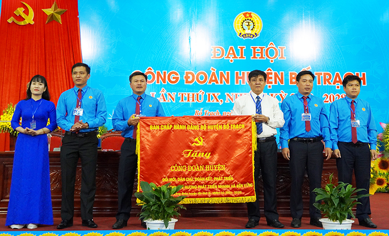 Đại hội Công đoàn huyện Bố Trạch lần thứ IX