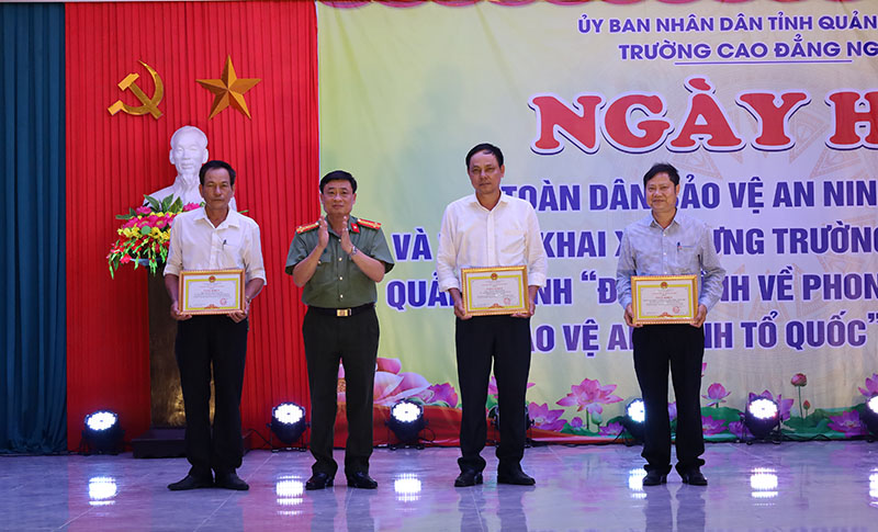 Xây dựng điển hình về phong trào toàn dân bảo vệ an ninh Tổ quốc
