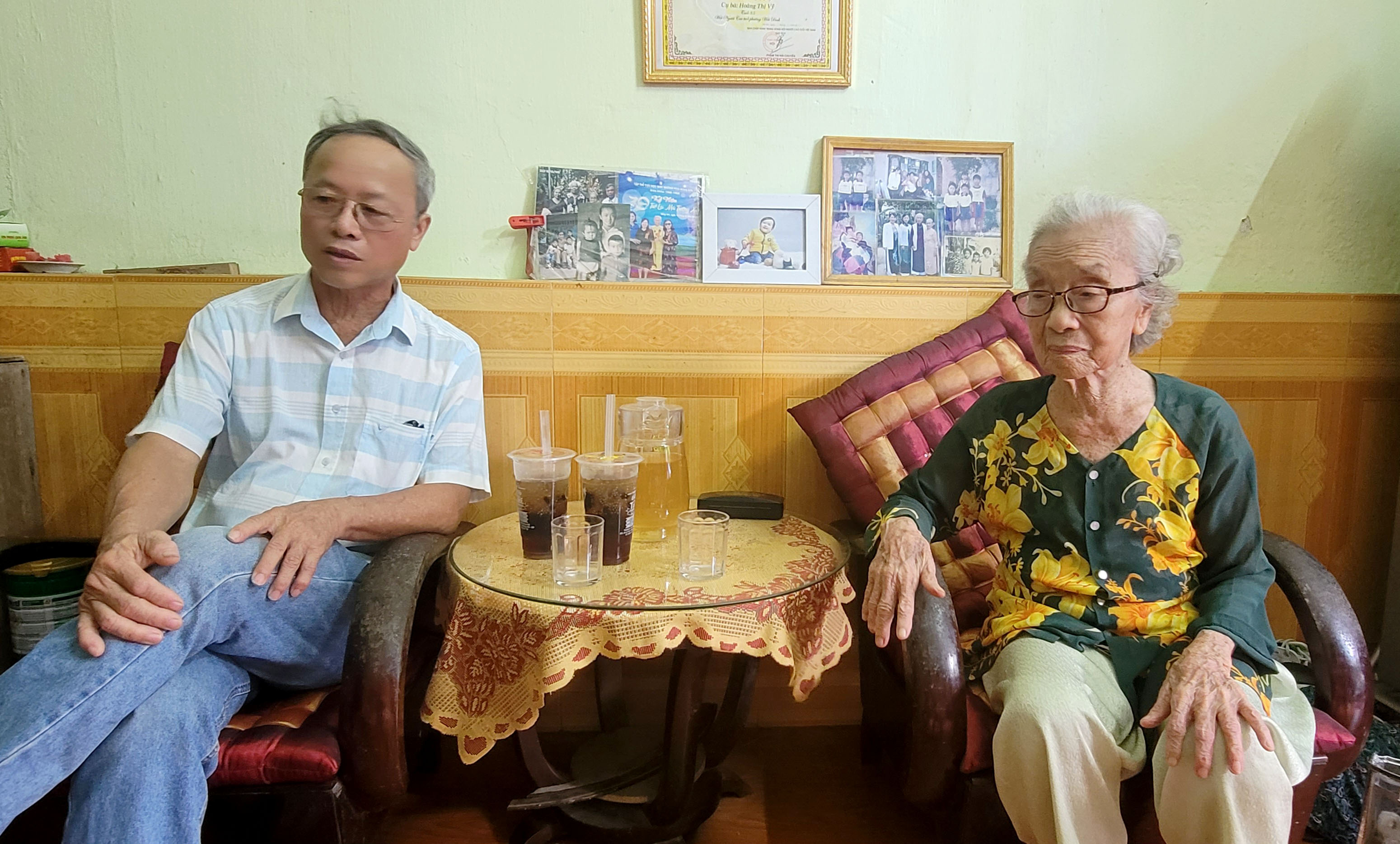 "Chiến trường đi chẳng tiếc đời xanh"