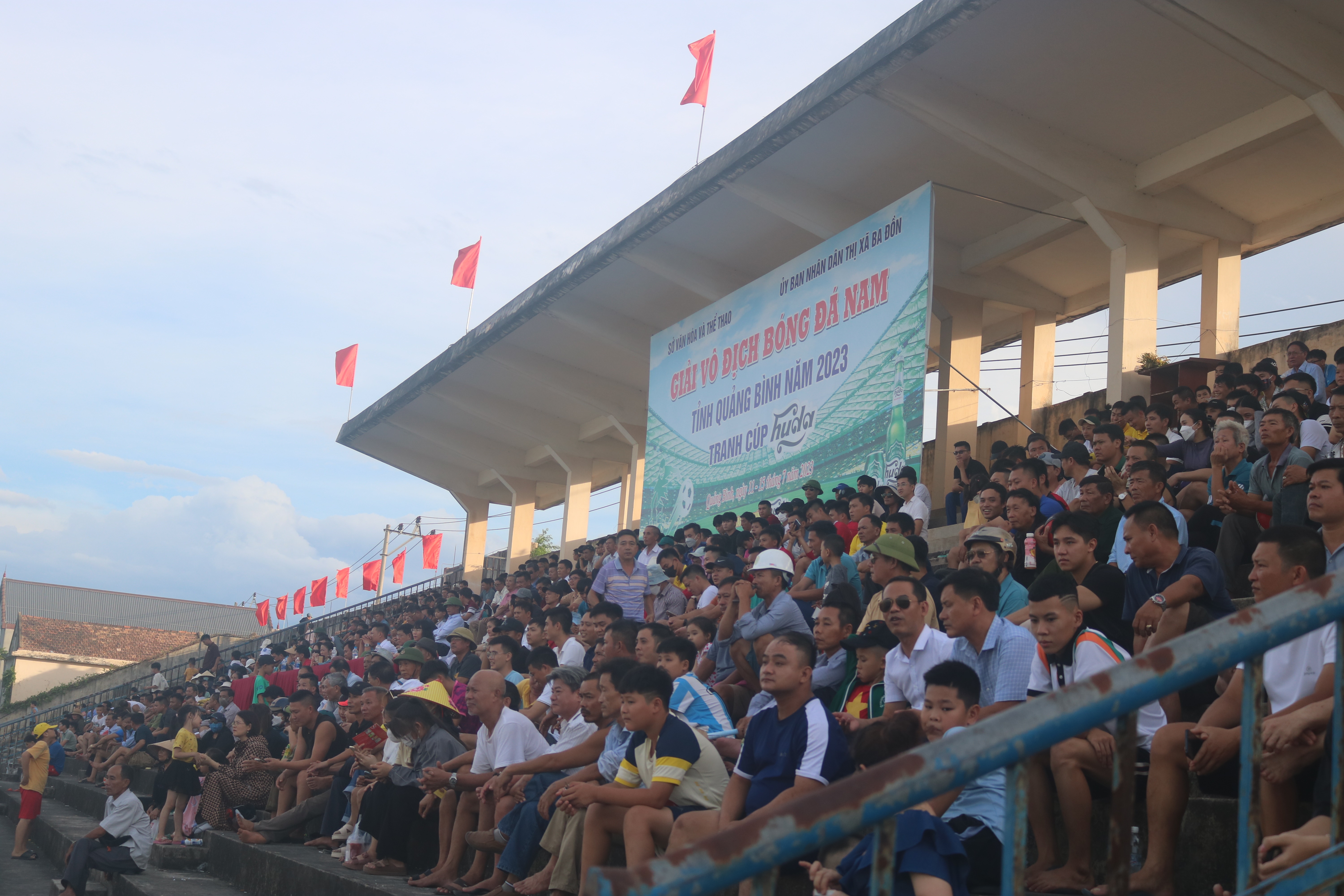 Hào hứng ngày hội bóng đá