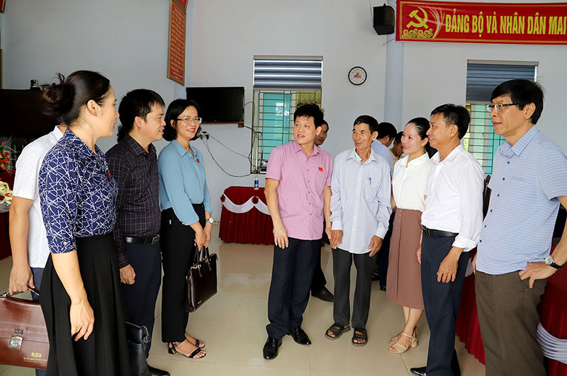 Đại biểu HĐND tỉnh (khóa XVIII) tiếp xúc cử tri sau kỳ họp thứ 10