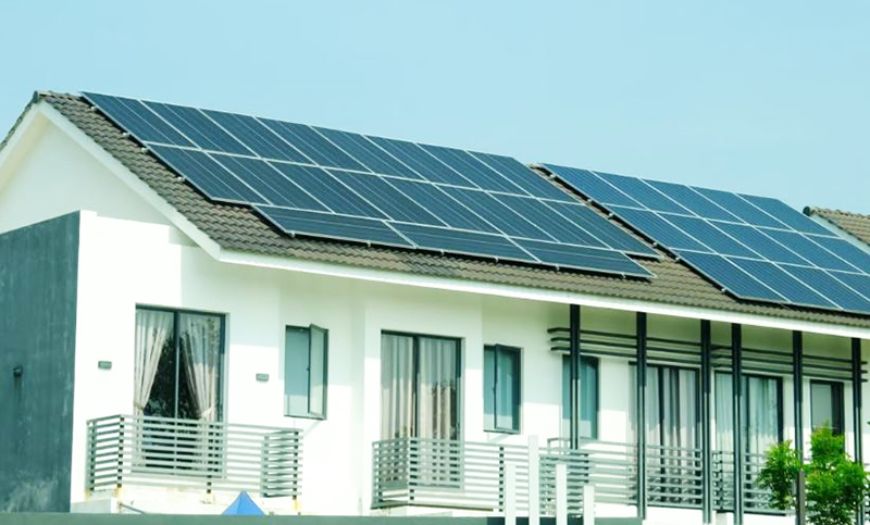 Malaysia thuê nóc nhà người dân để đặt pin sản xuất điện mặt trời