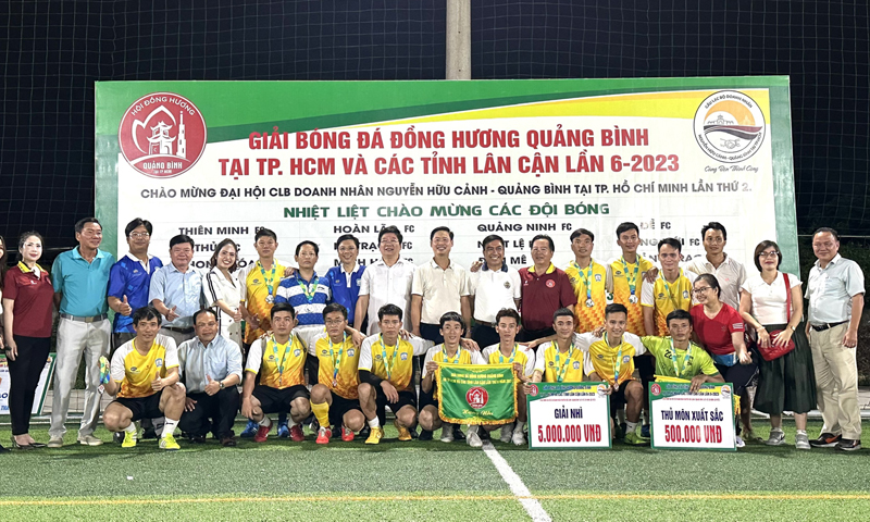 16 đội tham dự giải bóng đá đồng hương Quảng Bình tại TP. Hồ Chí Minh
