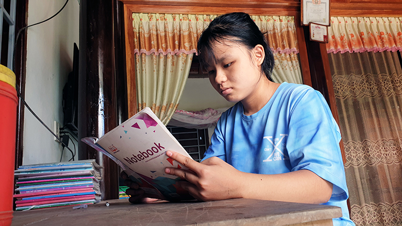 Nữ sinh nghèo đỗ "thủ khoa" kỳ thi tốt nghiệp