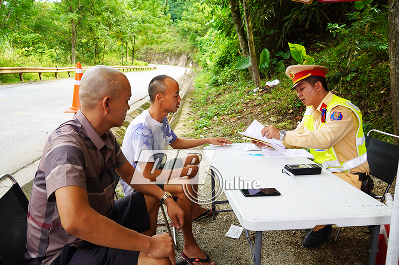 Tăng cường bảo đảm an toàn giao thông trên Quốc lộ 12A