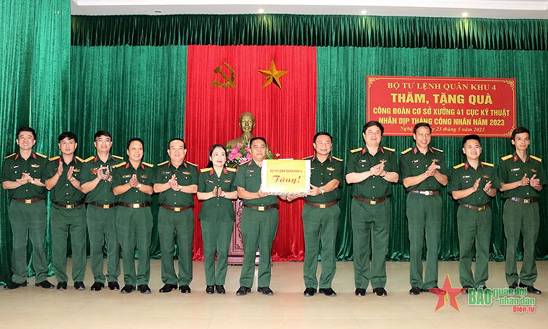 Xây dựng tổ chức công đoàn vững mạnh, xứng danh Bộ đội Cụ Hồ