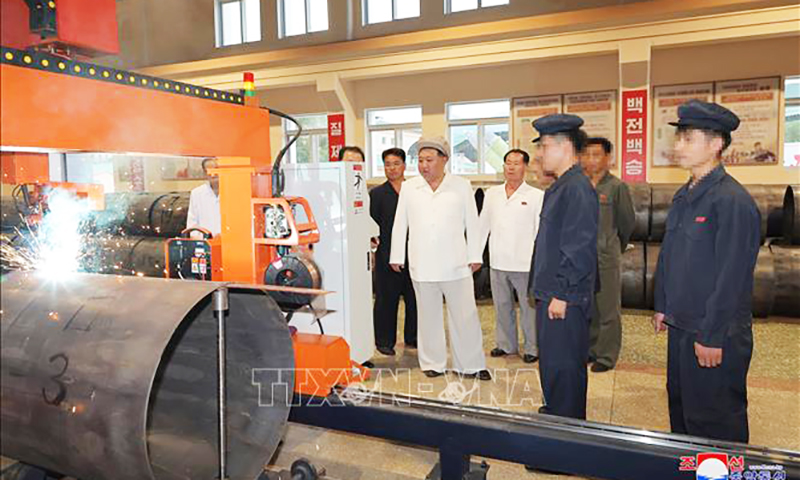 Nhà lãnh đạo Triều Tiên kêu gọi cải thiện năng lực sản xuất tên lửa