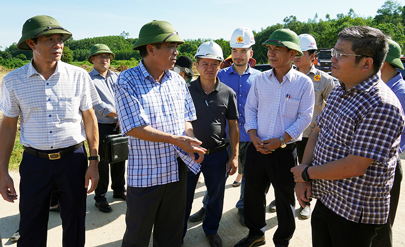 Quyết liệt hơn nữa trong giải phóng mặt bằng dự án đường bộ cao tốc Bắc-Nam