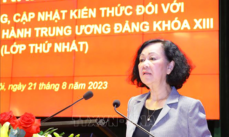 Bồi dưỡng, cập nhật kiến thức đối với Ủy viên Ban Chấp hành Trung ương Đảng khóa XIII