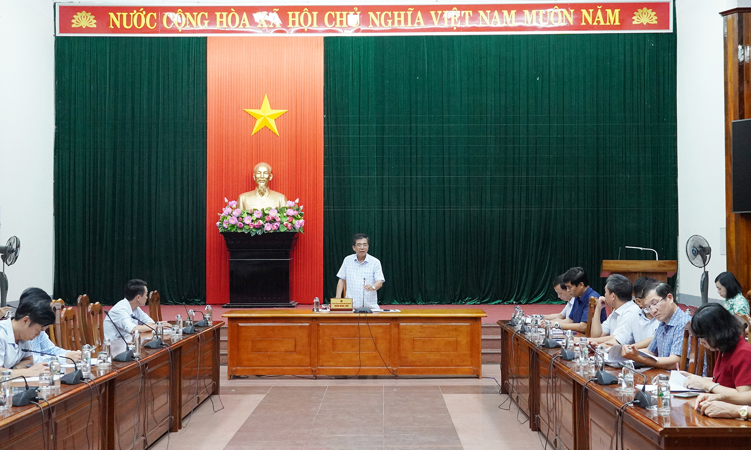 Đẩy nhanh tiến độ thực hiện chương trình xây dựng nông thôn mới