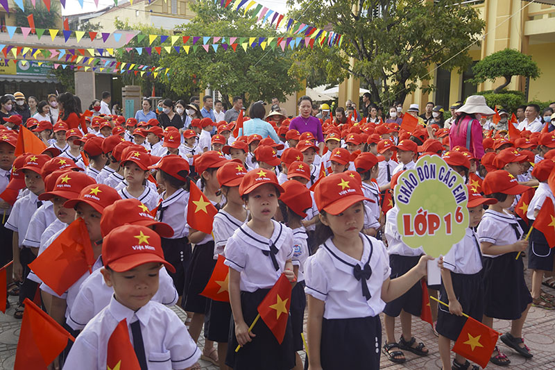 Trên 233.500 học sinh hân hoan bước vào năm học mới 2023-2024