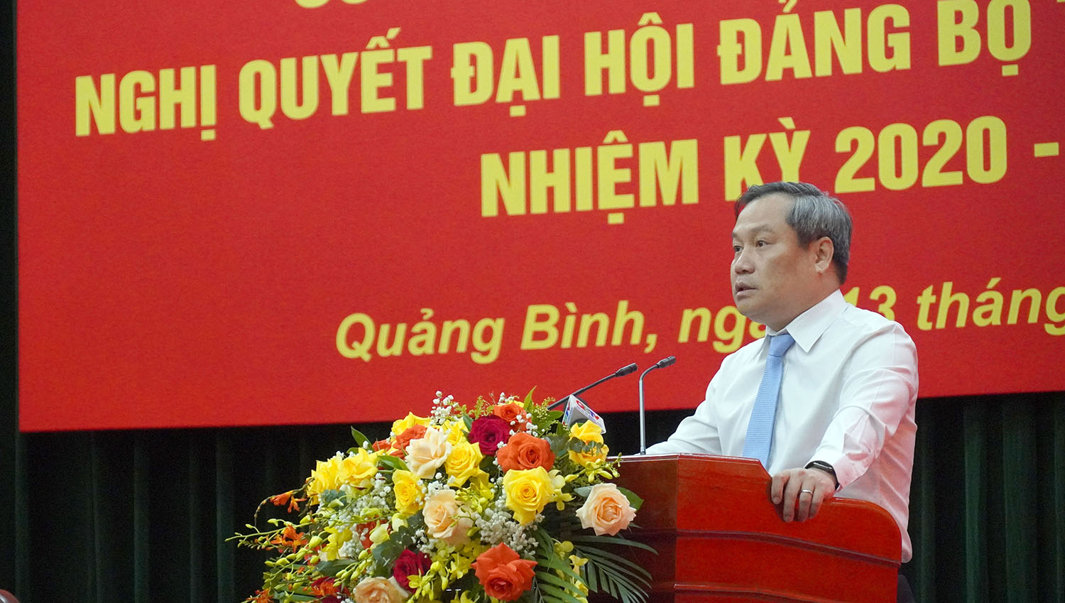Tiếp tục nỗ lực, quyết tâm hơn nữa, tập trung lãnh đạo triển khai có hiệu quả cao nhất các mục tiêu, nhiệm vụ Đại hội Đảng bộ tỉnh lần thứ XVII đã đề ra (*)