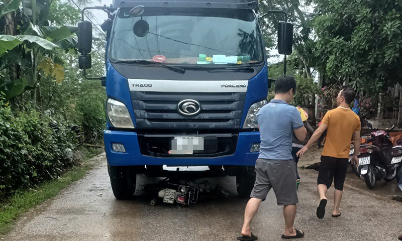 Hai học sinh lớp 10 tử vong trên đường đi học