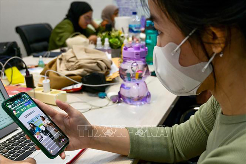 Indonesia cấm giao dịch hàng hóa trên các mạng xã hội