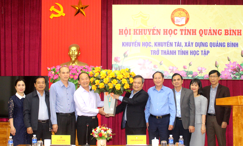 Thắp sáng "ngọn lửa khuyến học"