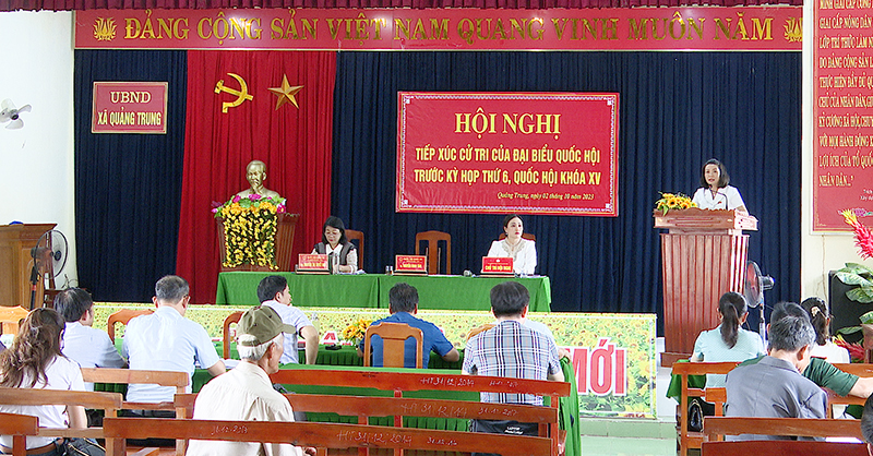 Đại biểu Quốc hội tiếp xúc với cử tri TX. Ba Đồn