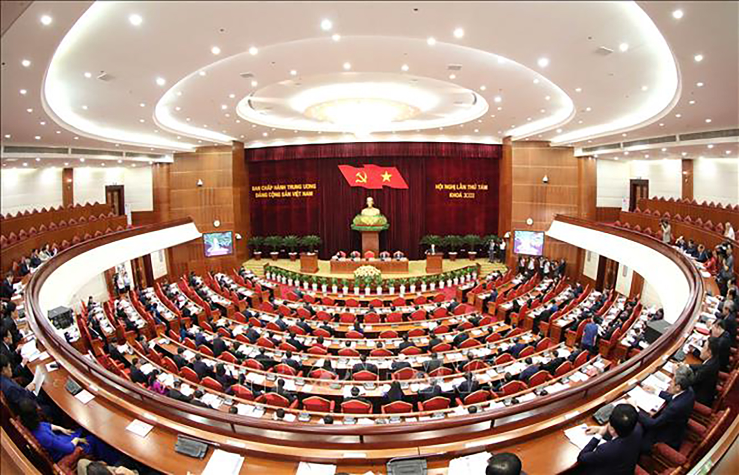 Hội nghị Trung ương 8 khóa XIII: Xem xét, quyết định nhiều vấn đề trọng đại