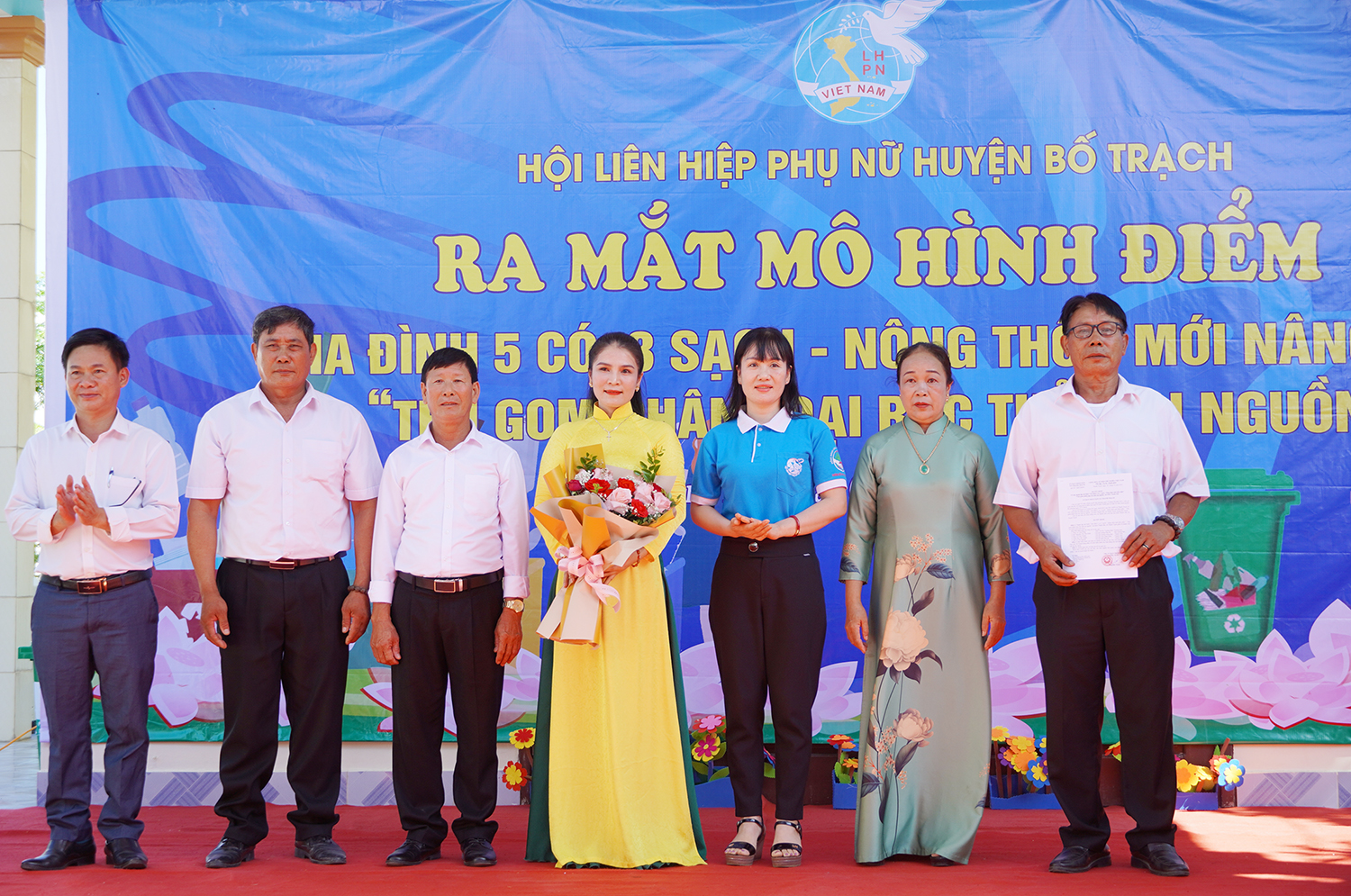 Ra mắt mô hình điểm "Gia đình 5 có, 3 sạch-Nông thôn mới kiểu mẫu"