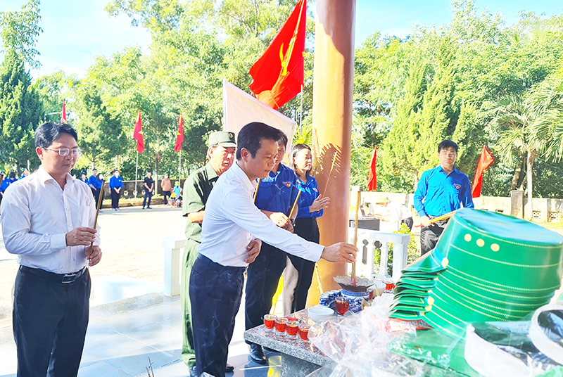 Chăm lo công tác "đền ơn đáp nghĩa"
