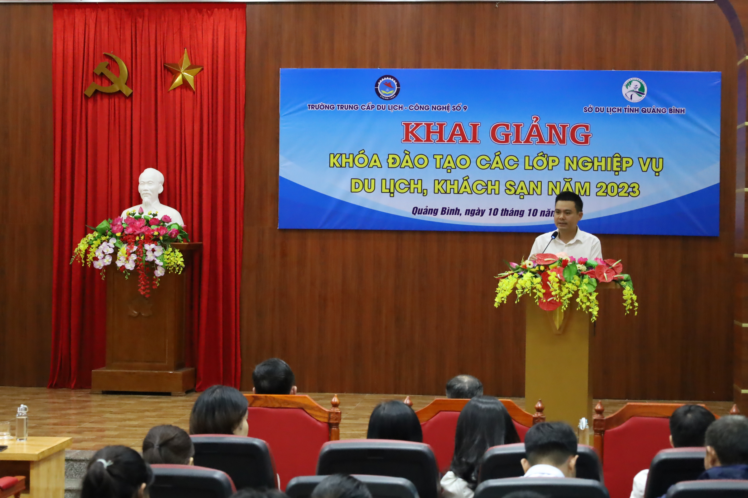 Khai giảng các lớp nghiệp vụ du lịch, khách sạn