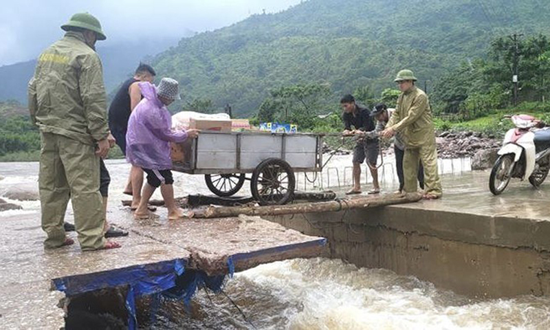 Nhiều khu vực trên cả nước mưa lớn, cảnh báo lũ quét, sạt lở