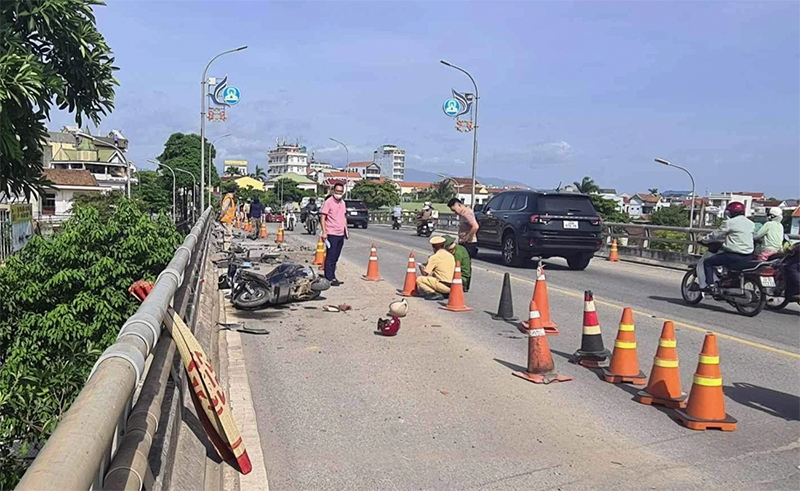 Thông báo tìm người làm chứng vụ tai nạn giao thông đường bộ