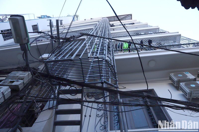 Khắc phục bất cập trong thi công lối thoát hiểm