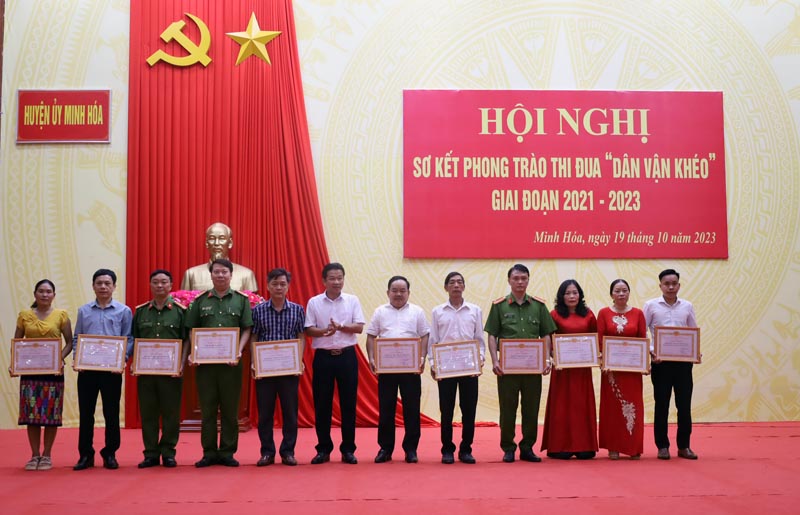 Minh Hóa: Biểu dương 11 tập thể, 9 cá nhân điển hình "Dân vận khéo"