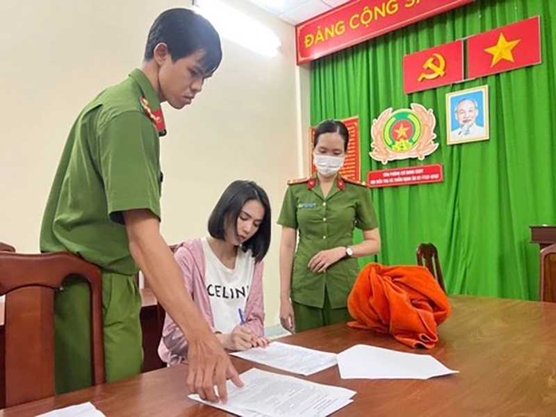 Từ vụ việc người mẫu Ngọc Trinh: Nghệ sĩ trước hết phải là công dân tốt