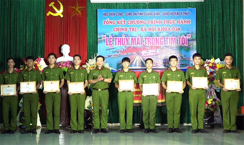 Tổng kết đợt thực hành chính trị-xã hội của sinh viên Học viện Cảnh sát nhân dân tại huyện Lệ Thủy