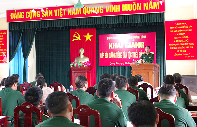 Khai giảng lớp bồi dưỡng tiếng dân tộc thiểu số