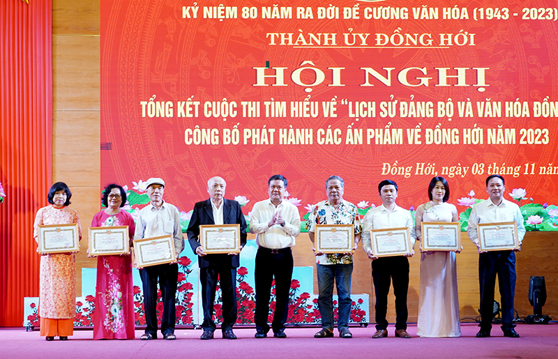 Tạo phong trào đọc, tìm hiểu lịch sử Đảng bộ và văn hóa Đồng Hới