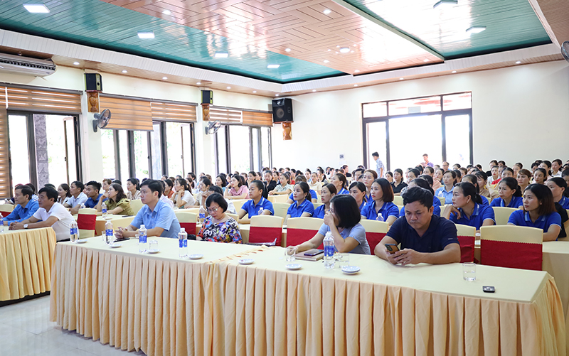 Tuyên truyền chế độ, chính sách bảo hiểm xã hội và chăm sóc sức khỏe cho lao động nữ