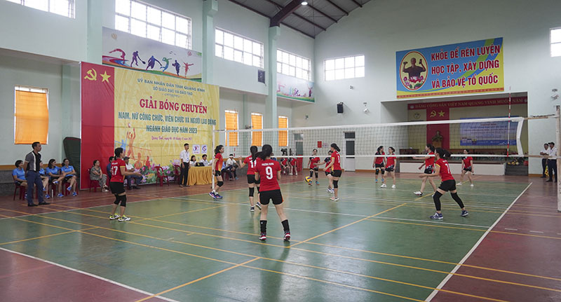 Trên 300 vận động viên tham gia giải bóng chuyền ngành Giáo dục-Đào tạo năm 2023