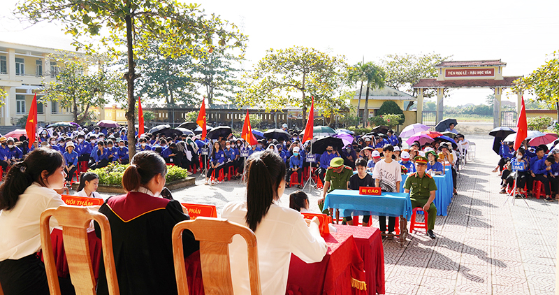 Tổ chức phiên tòa giả định về phòng, chống ma túy trong học đường