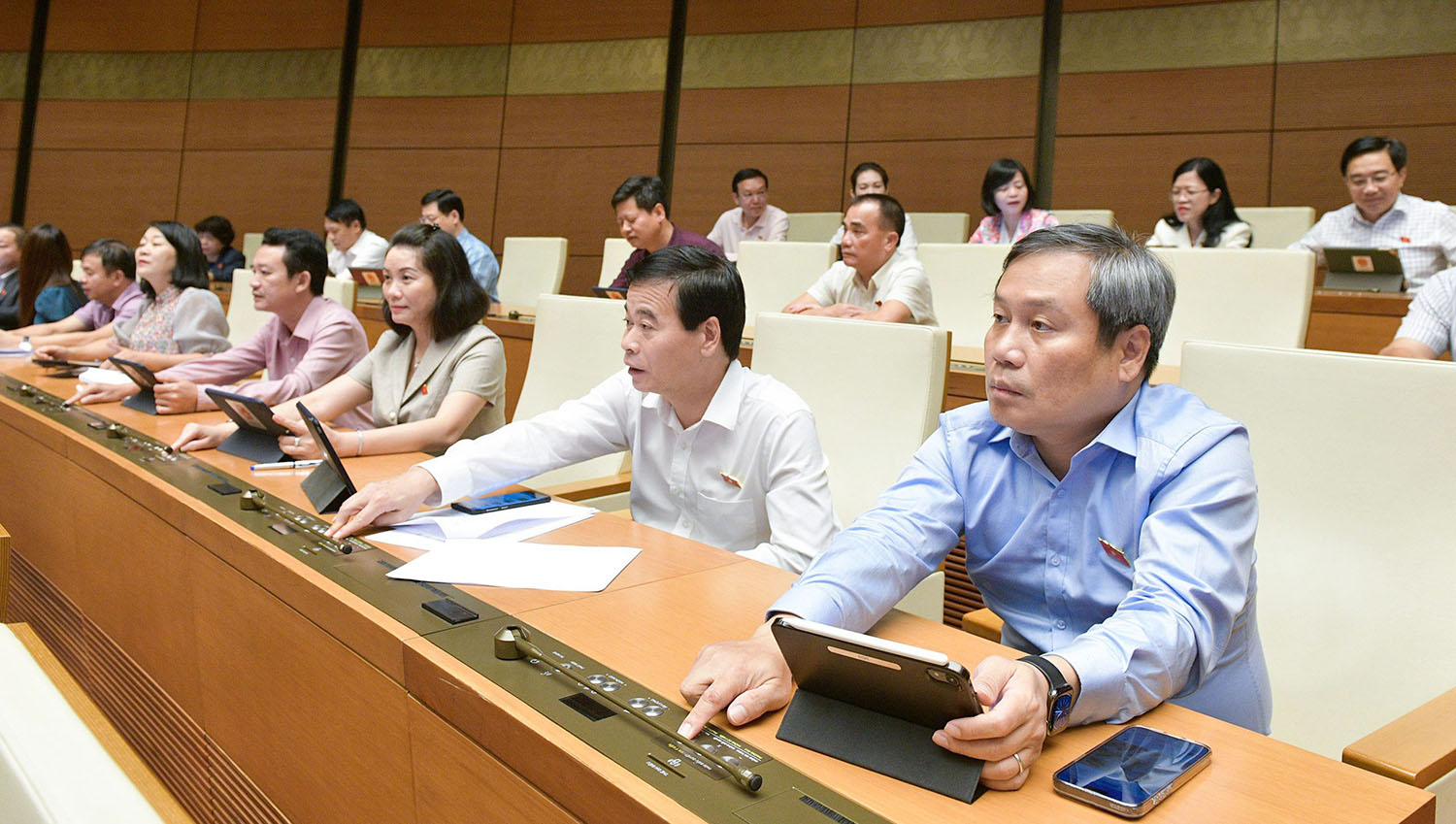 Hoàn thiện hệ thống tòa án phụng sự Tổ quốc, phục vụ nhân dân
