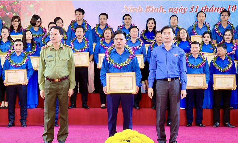 Bản lĩnh Phạm Tấn Văn