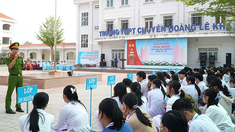 Xây dựng bản lĩnh người chiến sĩ cảnh sát điều tra tội phạm về ma túy