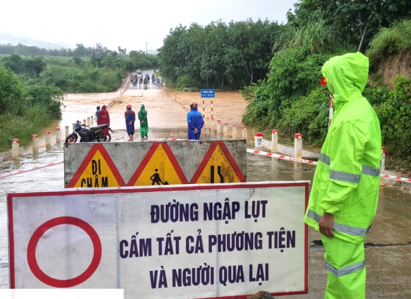 Chủ động ứng phó mưa lớn trên đất liền và gió mạnh trên biển