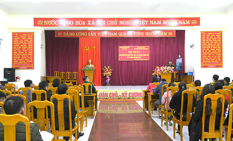 Bồi dưỡng kiến thức pháp luật cho cán bộ và nhân dân khu vực biên giới
