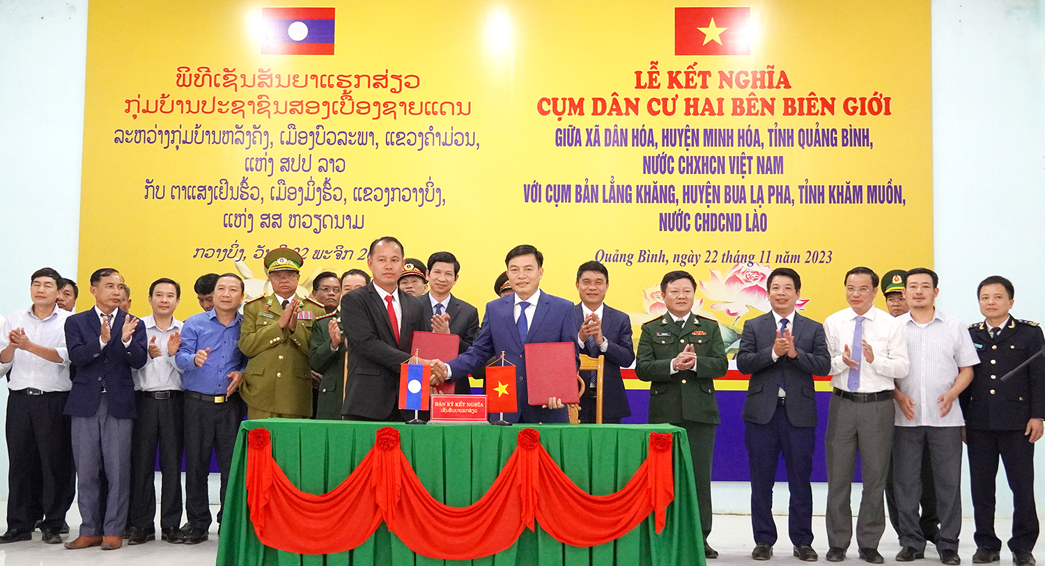 Kết nghĩa cụm dân cư hai bên biên giới Việt Nam-Lào