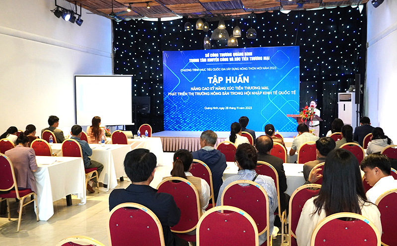 Nâng cao kỹ năng xúc tiến thương mại, phát triển thị trường nông sản