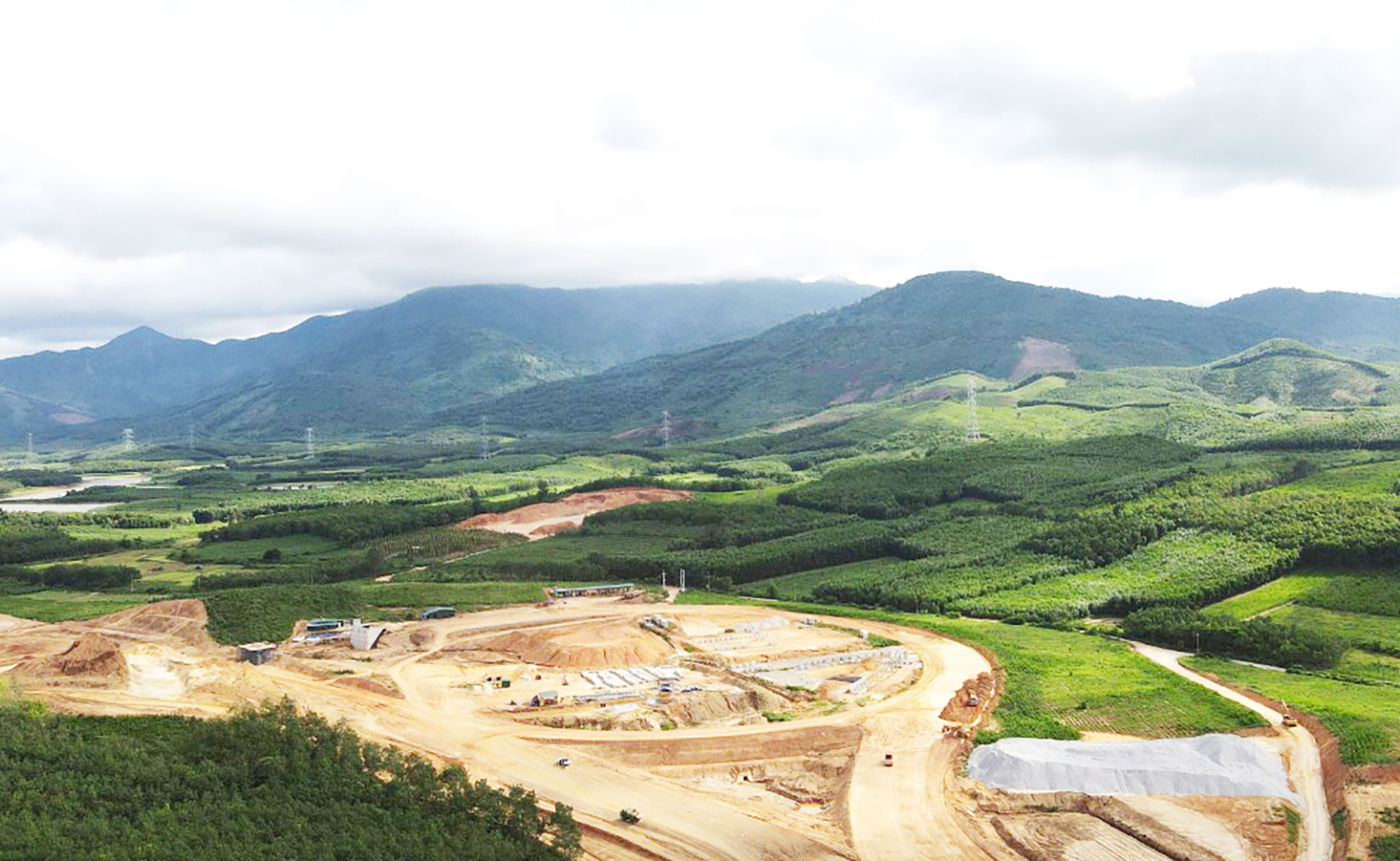 Nỗ lực hoàn thành bàn giao mặt bằng dự án đường bộ cao tốc Bắc-Nam