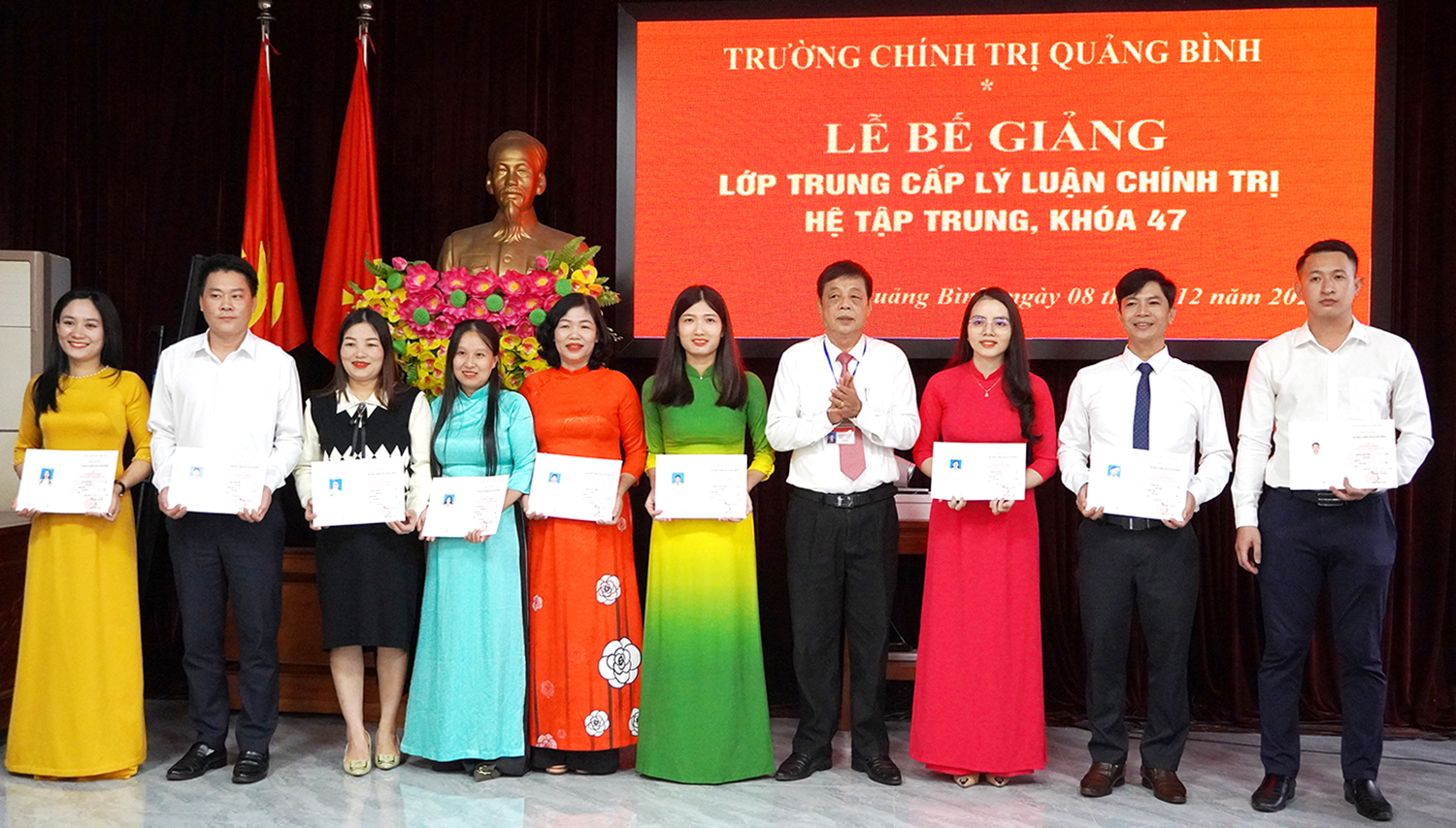 Bế giảng lớp trung cấp lý luận chính trị, hệ tập trung, khóa 47
