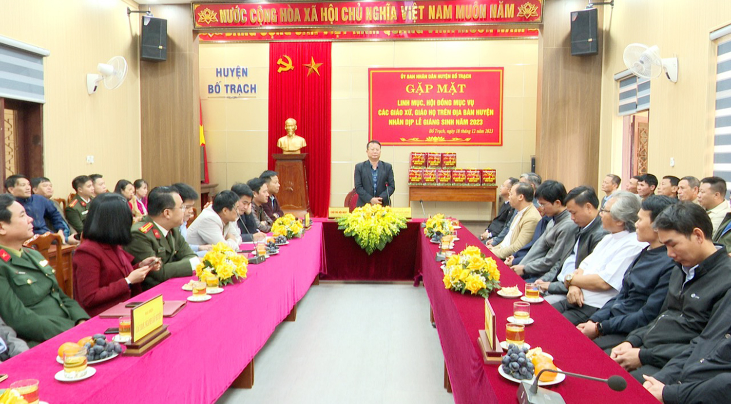 Bố Trạch: Gặp mặt linh mục nhân dịp lễ Giáng sinh năm 2023